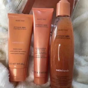 Mary Kay Satin Hands Set